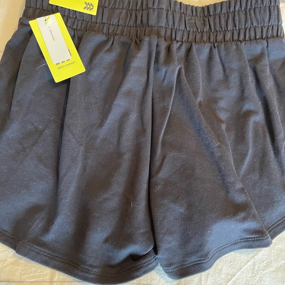 NWT All In Motion Women's Size XS Black Mid-Rise Shorts - Picture 5 of 11